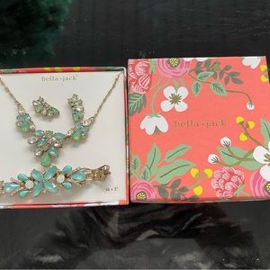 Necklace, earrings and bracelet